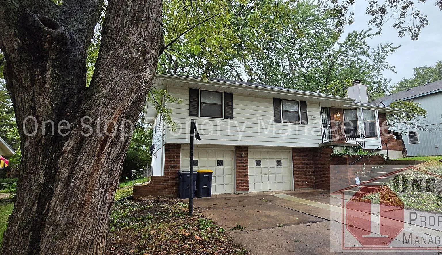 Beautiful 3 Bedroom/ 1.5 Bathroom Home in Kansas City — Photo 2