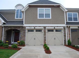 8428 Loxton Cr, Charlotte, NC 28214