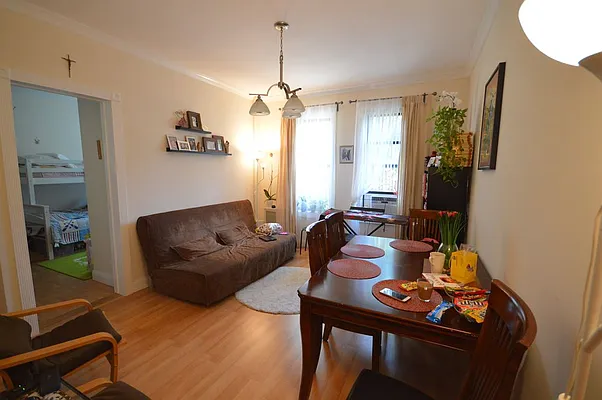 Rented by Universal Realty Group | media 1