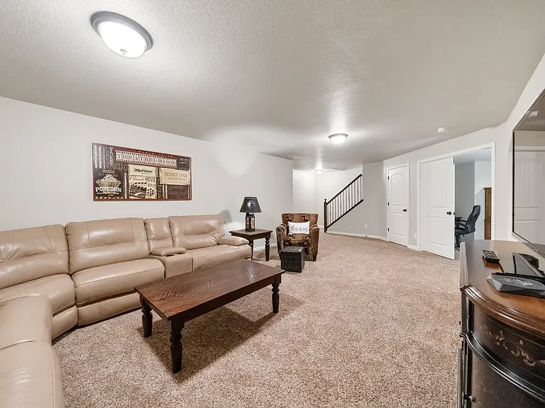 8197 Mockorange Hts — Photo 36