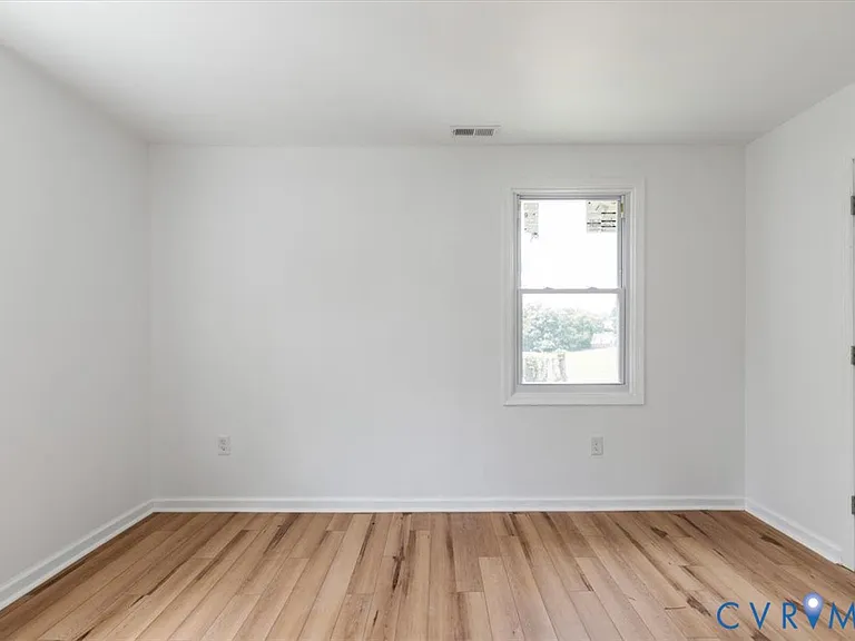 1806 Sussex St — Photo 34