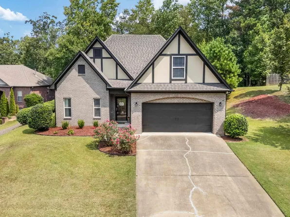 565 Fultonbrook Dr, Fultondale, AL 35068