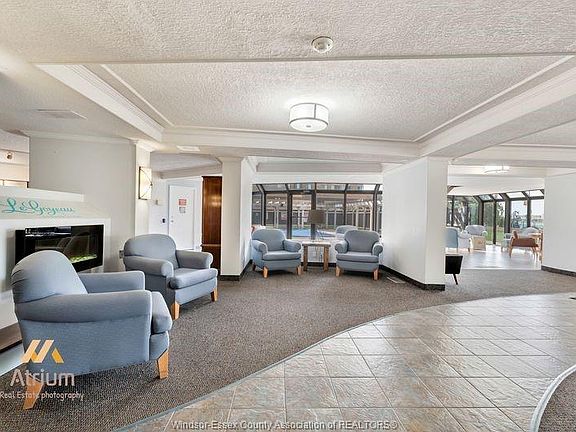 4th image of 111 Riverside Dr E #1412