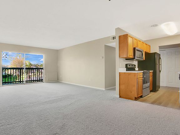 3rd image of 1695 Lee Rd APT D211