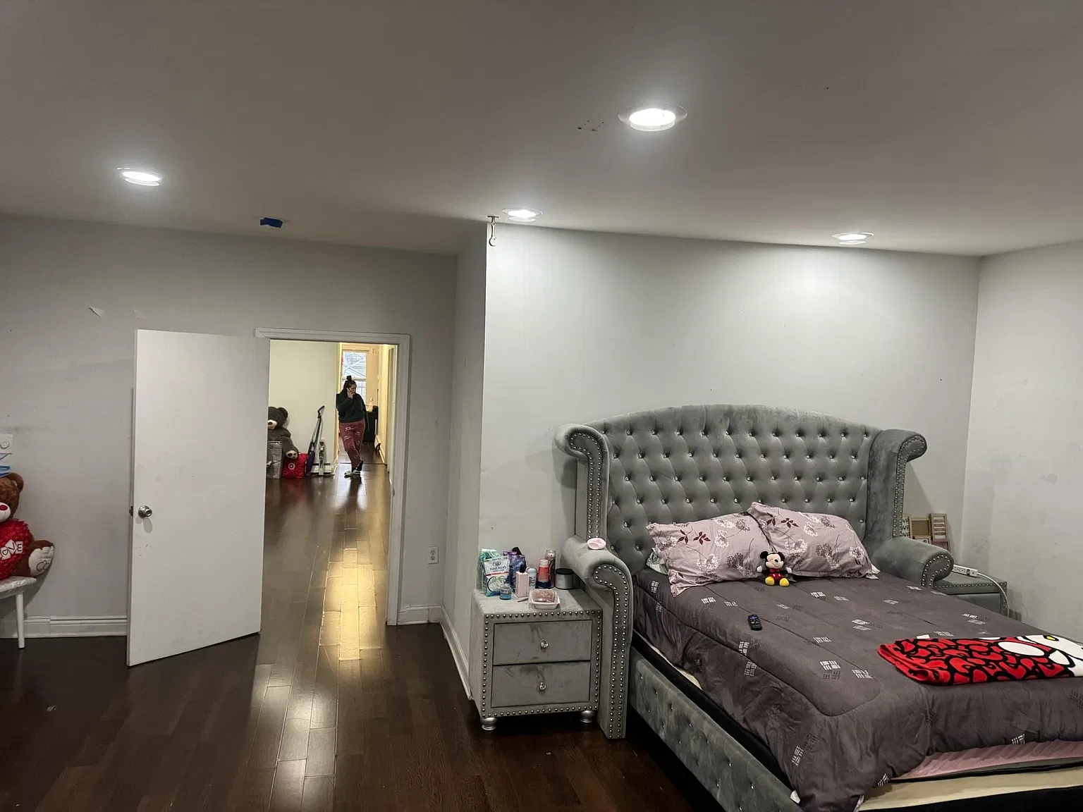 3 bed, 1.0 bath, $2,200 — Photo 2