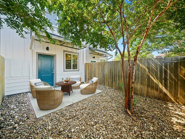 Townhomes at Twenty01 — Photo 25