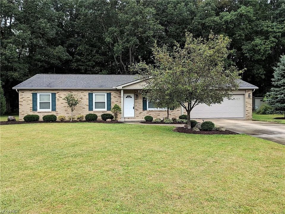 1st image of 300 Old Oak Dr