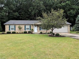 300 Old Oak Dr, Cortland, OH