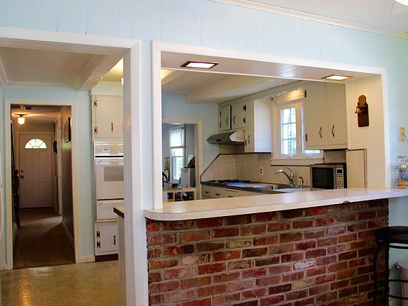 Kitchen Breakfast Bar