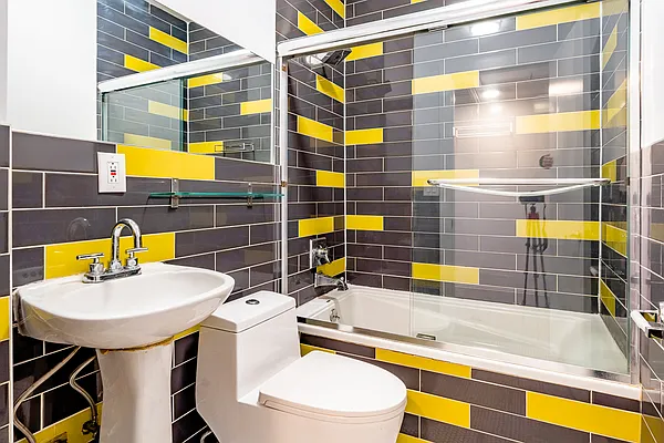 Rented by MySpaceNYC | media 24