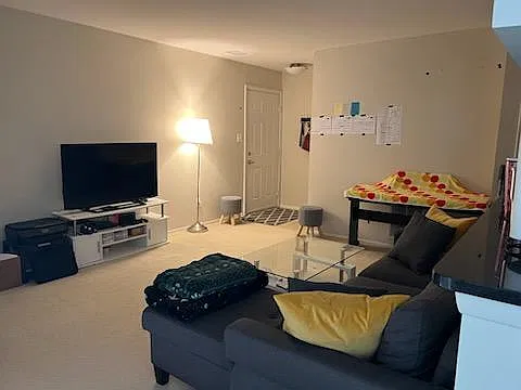 1 bed, 690 sqft, $1,817 — Photo 4