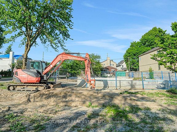 3rd image of 551 Edison Ave