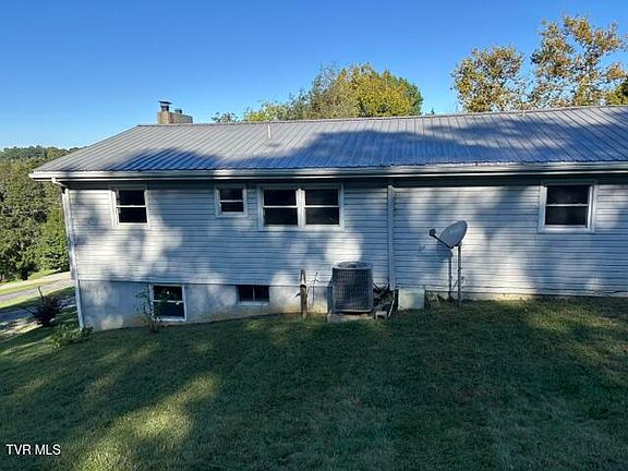 5th image of 336 Cedar St