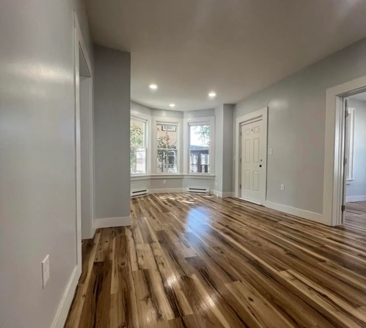 3 bed, $2,400 — Photo 2