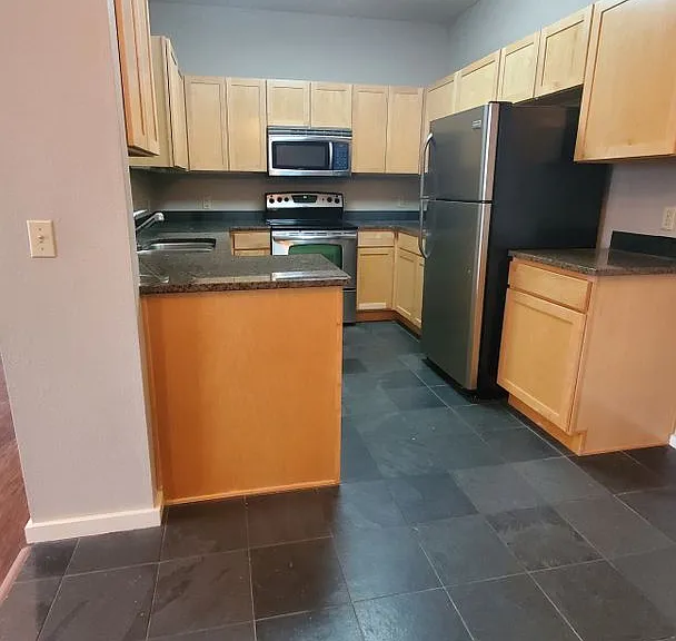 40 E Maple St #3 — Photo 3