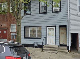 940 Buttonwood St, Reading, PA 19604