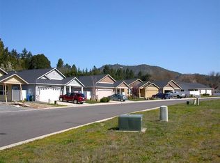 226 Westbrook Dr, Rogue River, OR 97537