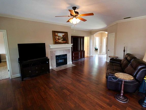 3rd image of 3765 Taylor Dr
