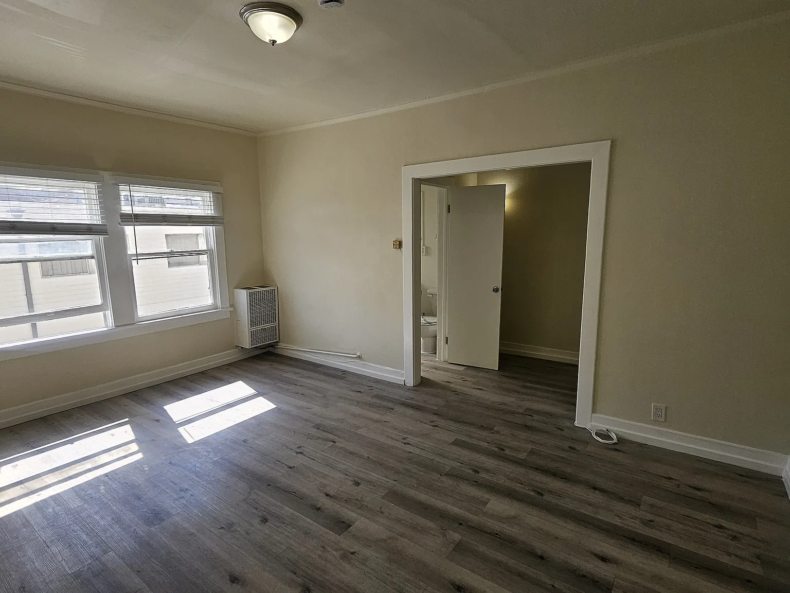 Studio, 400 sqft, $1,350 — Photo 3