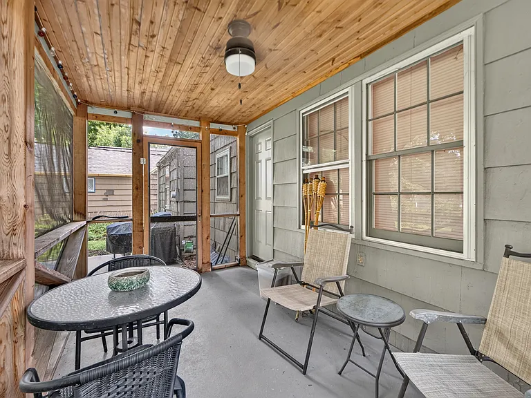 7237 Roe Ave — Photo 21