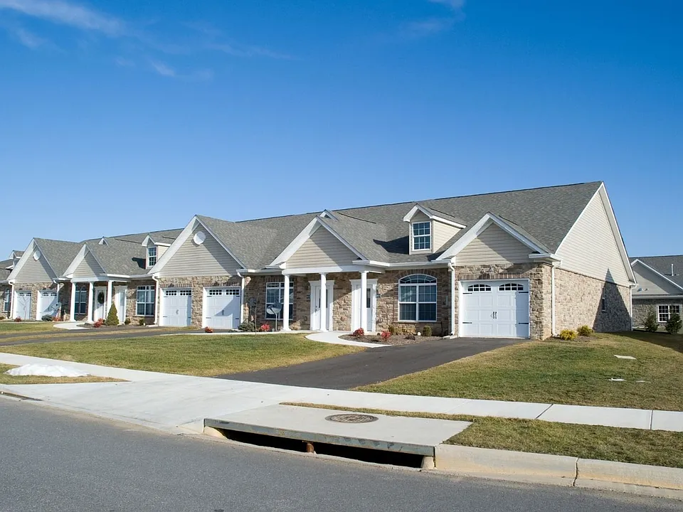The Reserve at Collegiate Acres