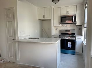 98 Berry St #4R, Brooklyn, NY 11249