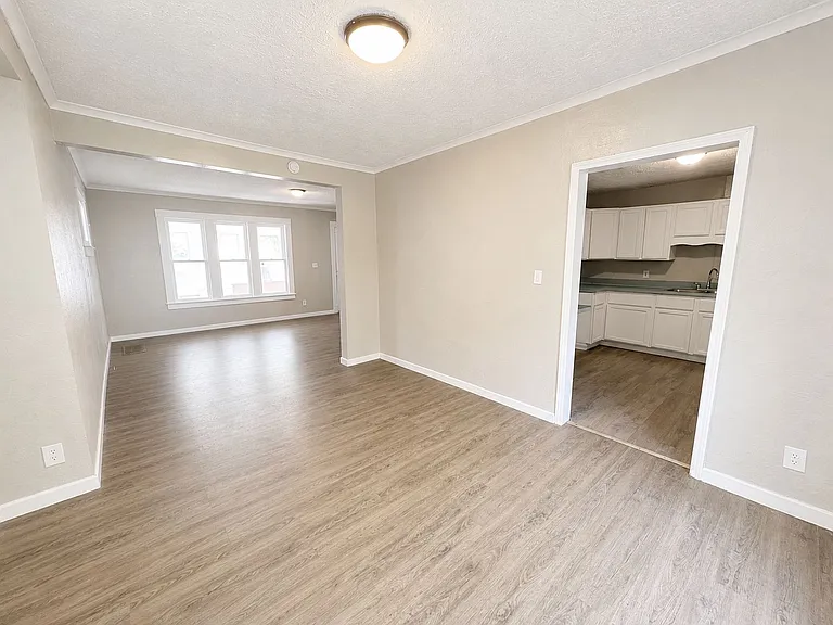 729 Utah St — Photo 17