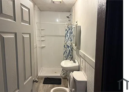 2 bed, $1,825 — Photo 2
