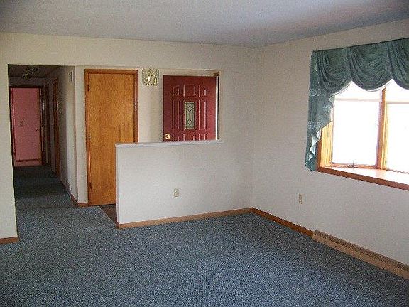 3rd image of 21 Hancock Dr