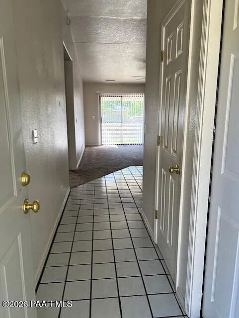 2 bed, 1.0 bath, 1718 sqft, $1,400 — Photo 2