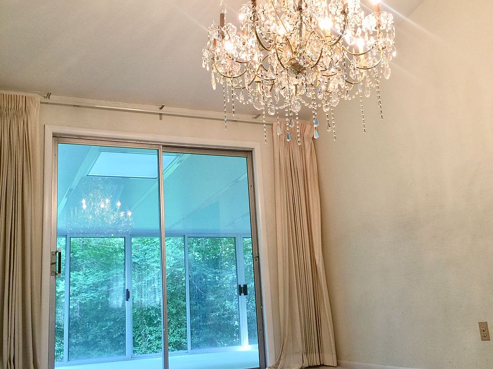 Dining room w/attach sunroom