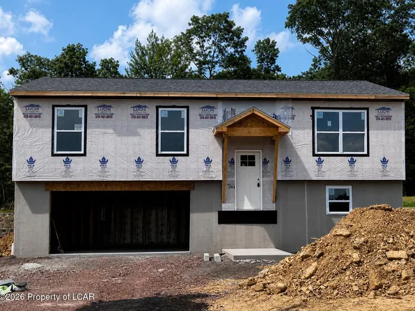 409 Cedar Dr, Drums, PA 18222