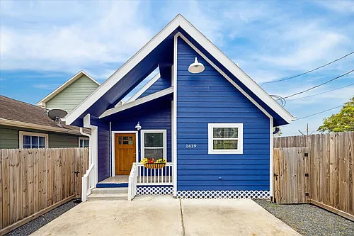 1419 Laird St Photo 1