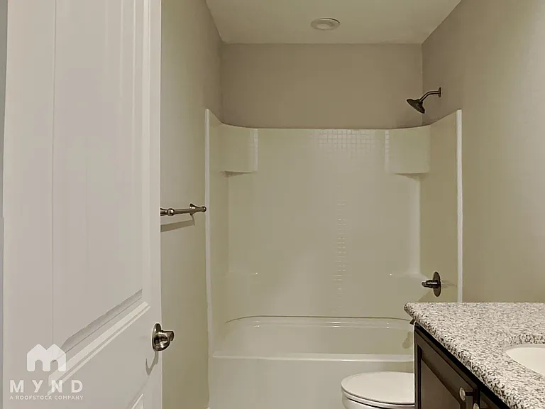 529 Paloma St — Photo 13