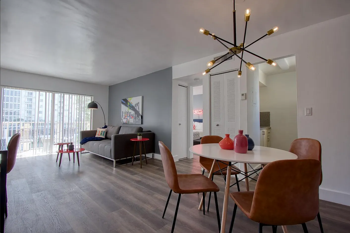 2 bed, 800 sqft, $3,200 — Photo 1