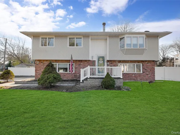 1264 Locust Avenue, Bohemia, NY 11716
