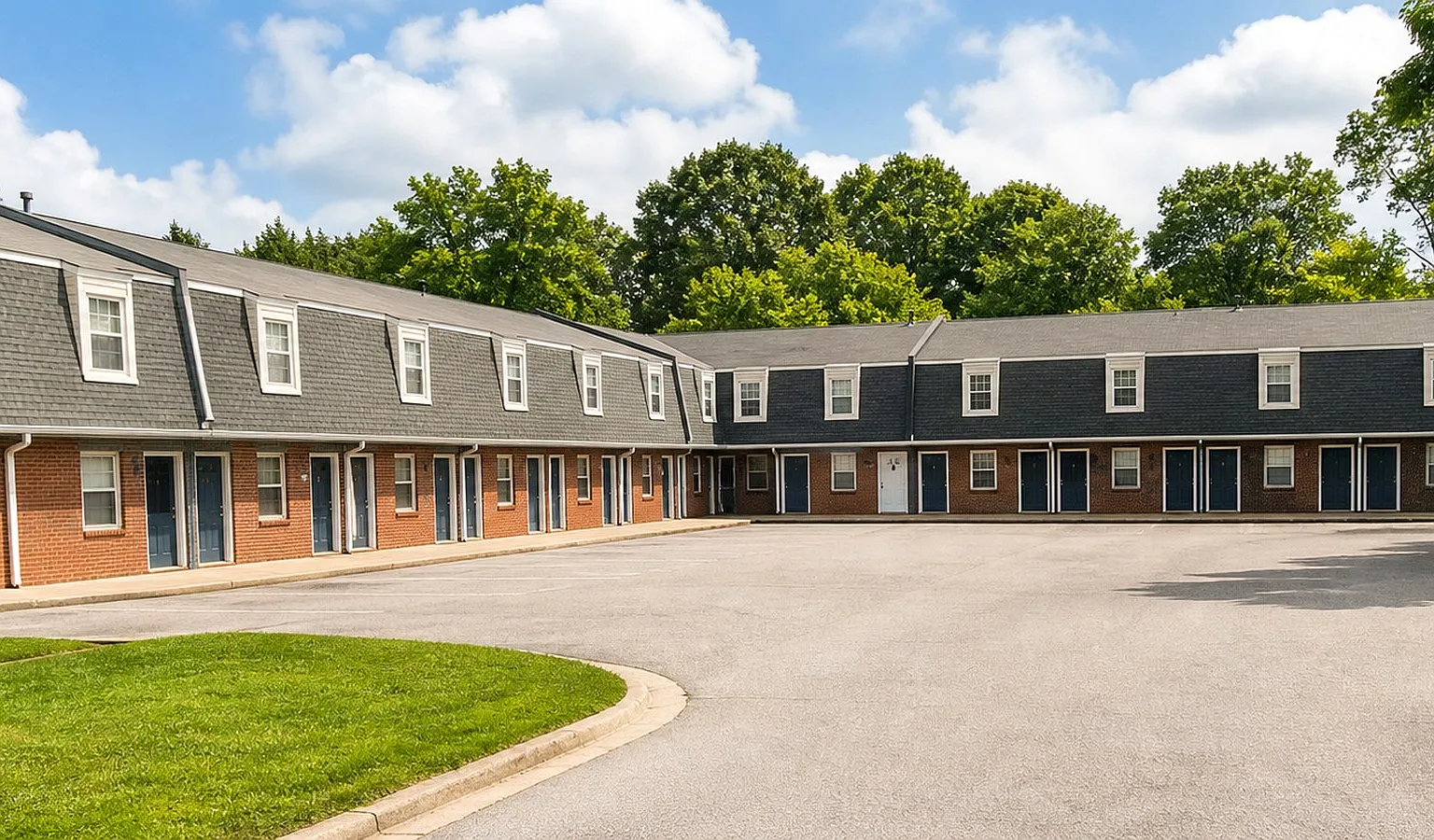 Red Oak Apartments — Photo 1