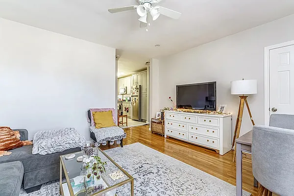 Rented by Bouklis Group | media 2