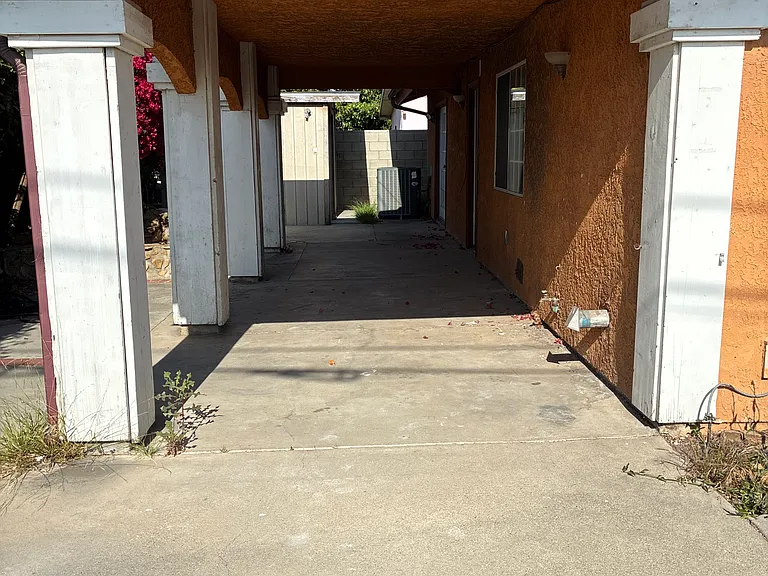 5928 N Orangecrest Ave — Photo 10