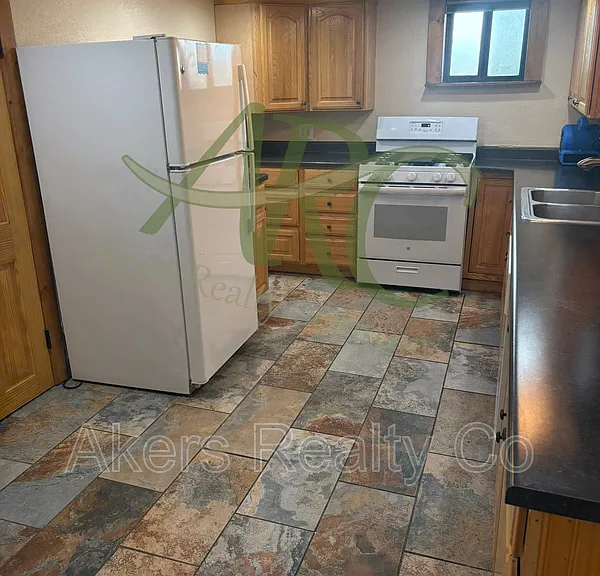 123 Van Buren St #DOWNSTAIRS — Photo 3