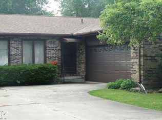 106 Churchill Rd, Normal, IL 61761