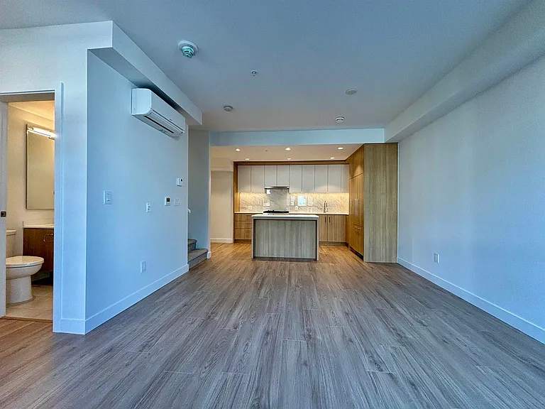 6085 Irmin St — Photo 11