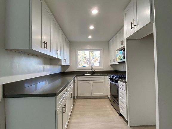 3rd image of 21317 Costanso St #E