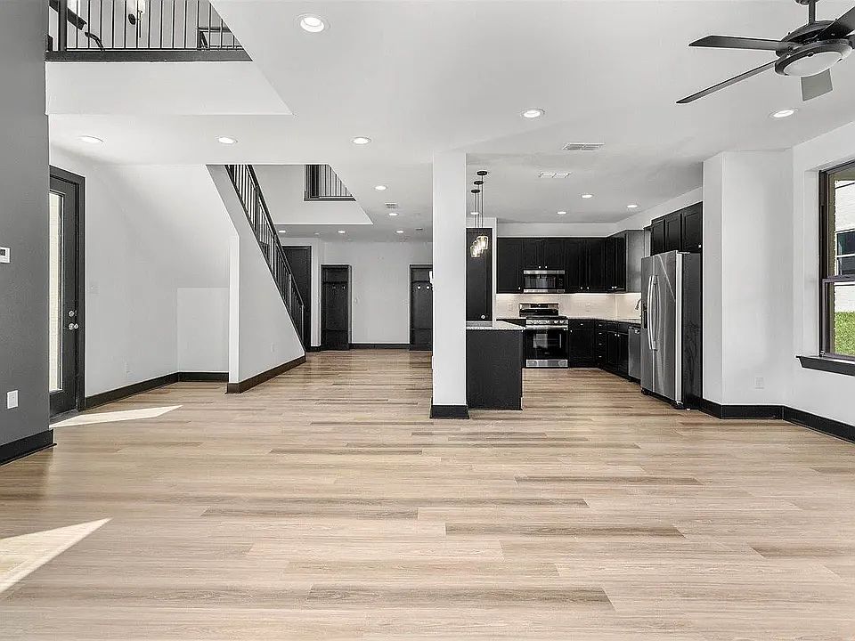 1st image of 1212 Centennial Trl