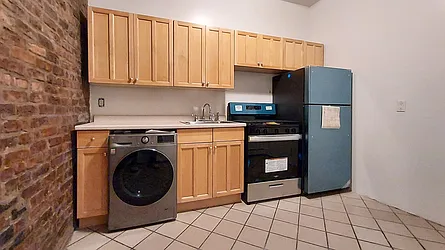 Rented by R New York