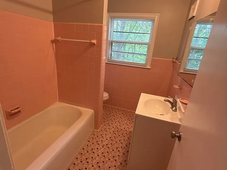 418 Wheelock Pkwy W — Photo 11