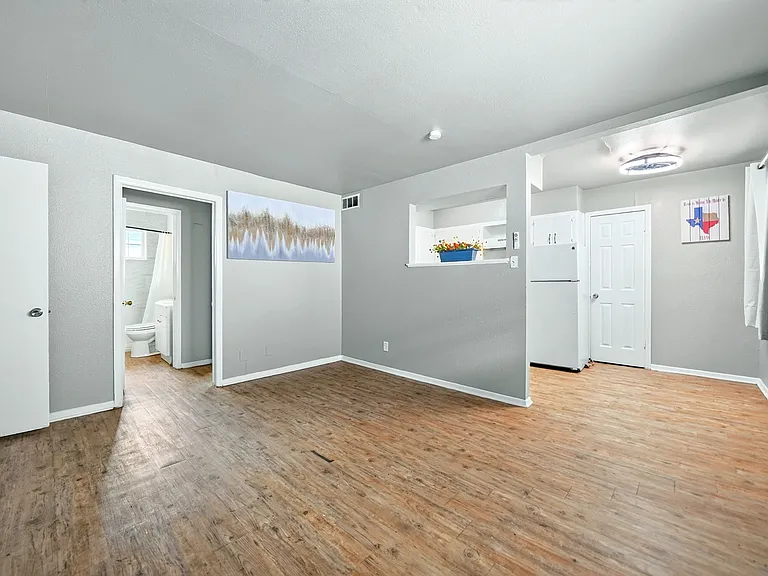 1417 Bennett Ave #G — Photo 1