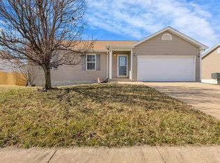2405 Santa Maria Dr, Warrenton, MO 63383
