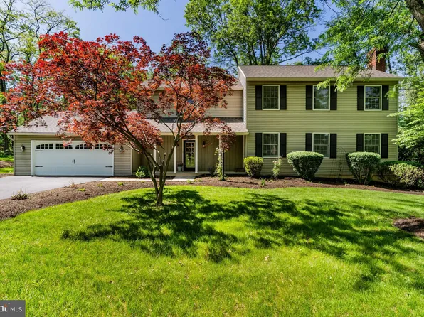 38 Skyline Dr, Mechanicsburg, PA 17050