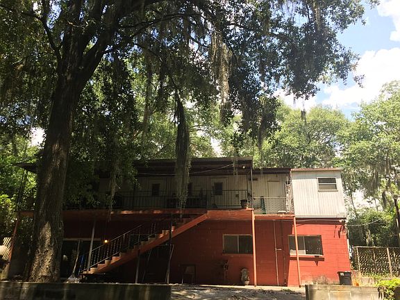 This is the lake side of the duplex.